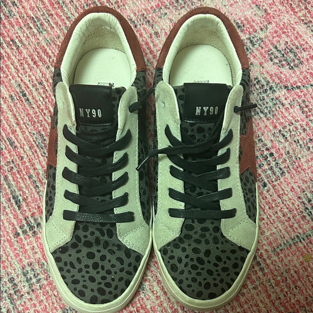 Steve Madden NY90 Black and grey women’s Sneakers sz 8